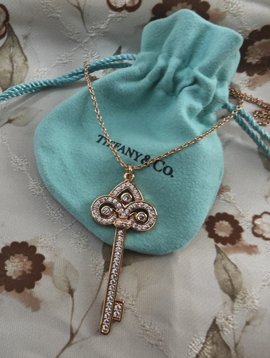 Meet the Posher Jewelry - Tiffany & Co. 18K Gold Diamond Necklace